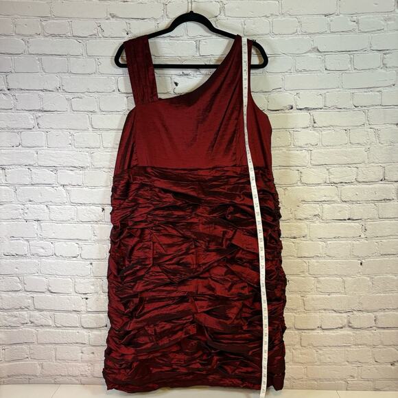 Collections Burgundy Plus Size Short Ruched Cocktail Dress S0363 - Picture 2 of 8